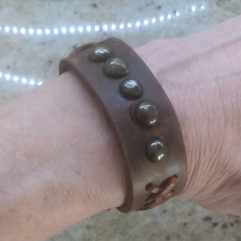 Vintage Studded Leather Cuff Bracelet - Unisex Boho Wrap - Adjustable - Picture 2 of 8